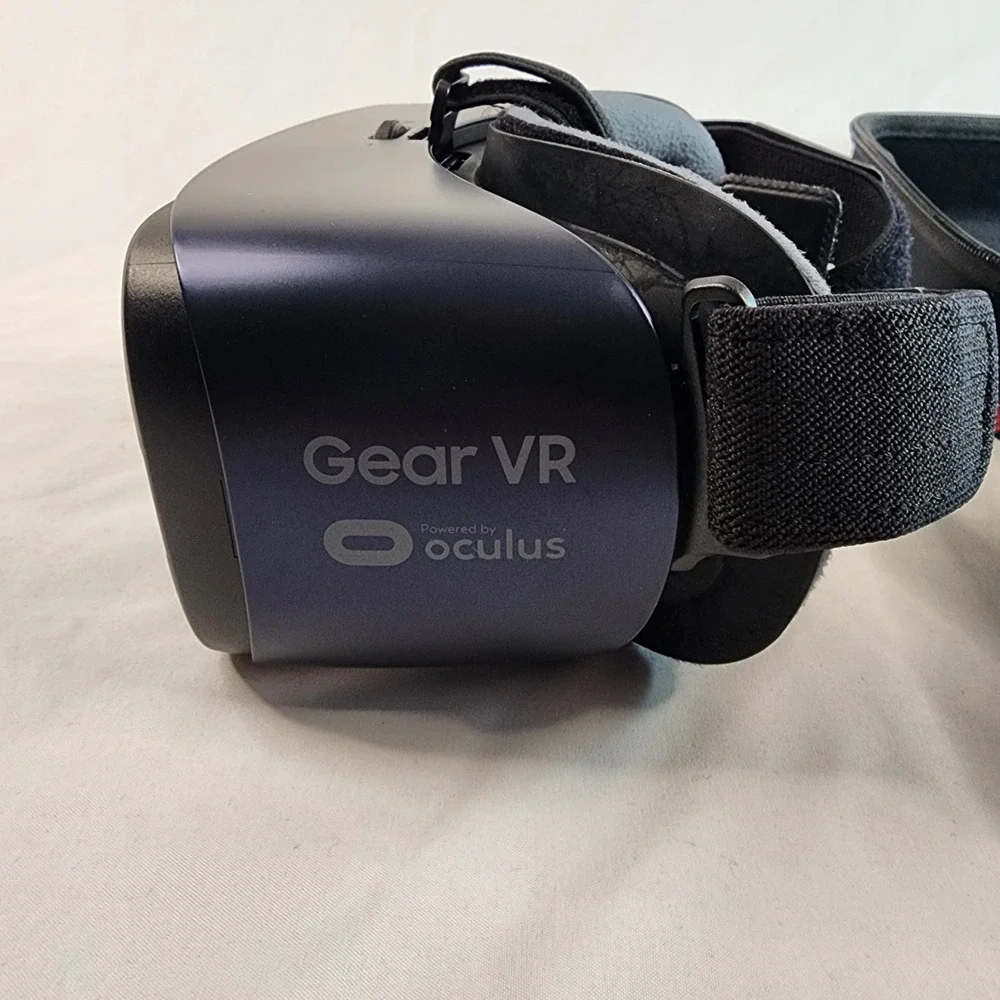 Samsung Gear VR Oculus Headset SM-R323 - Picture 3 of 8